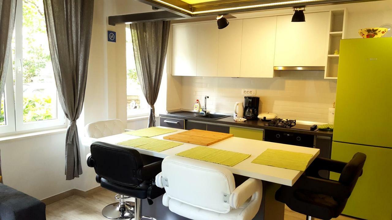 Studio Apartment Vanna - 1St Row To The Sea Opatija Exteriér fotografie