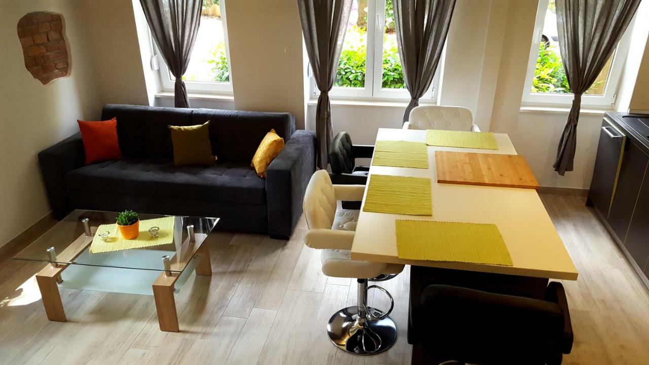 Studio Apartment Vanna - 1St Row To The Sea Opatija Exteriér fotografie