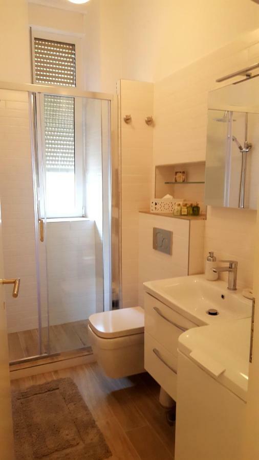 Studio Apartment Vanna - 1St Row To The Sea Opatija Exteriér fotografie